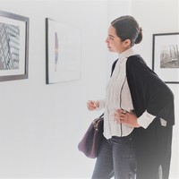 Image of a woman illustrating Art Banking